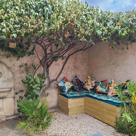 Vue De La Fossette 5mn A Pied Proche Du Centre Le Lavandou